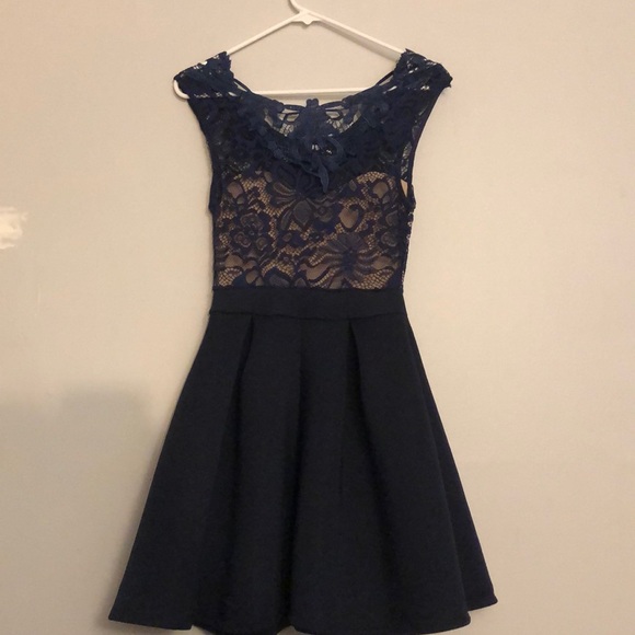 Semi-formal dress - Picture 2 of 2